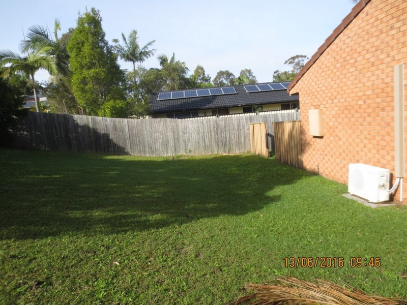 37 Plateau Crescent, Carrara QLD 4211