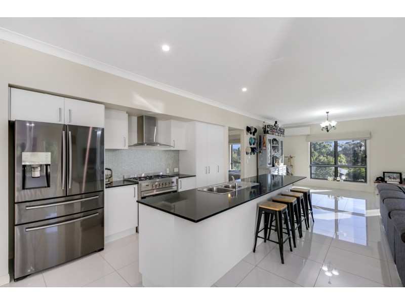 1 Sunbird Court, Gilston QLD 4211