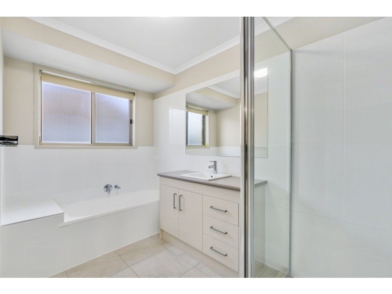 102 Teasdale Drive, Nerang QLD 4211