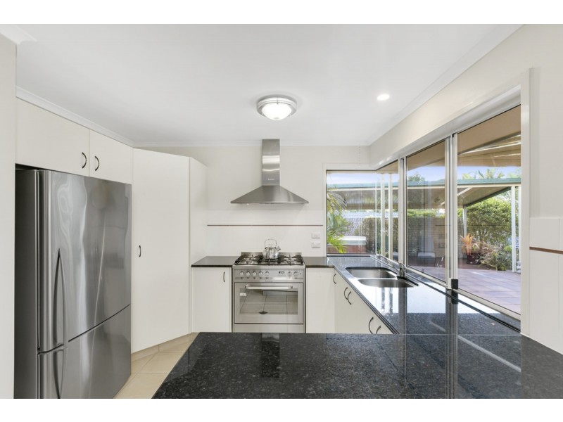 8 Forfar Court, Highland Park QLD 4211