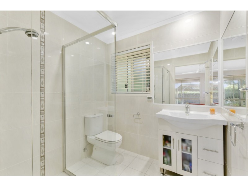 8 Forfar Court, Highland Park QLD 4211