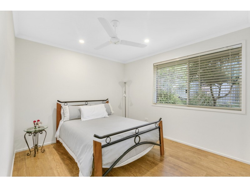 8 Forfar Court, Highland Park QLD 4211