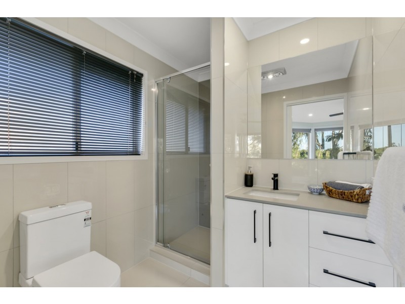 11 Marble Drive, Carrara QLD 4211