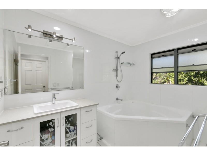 4/61 Paddington Drive, Carrara QLD 4211