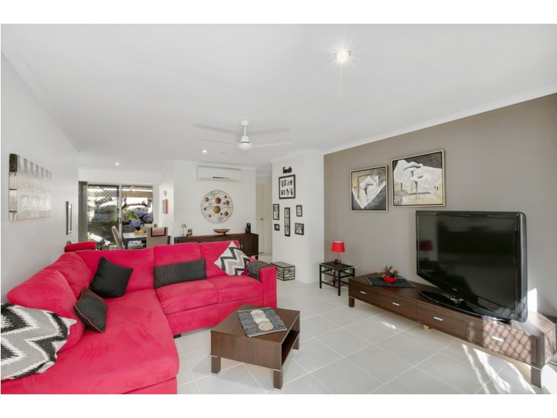 1/12 Ogilvie Crescent, Nerang QLD 4211