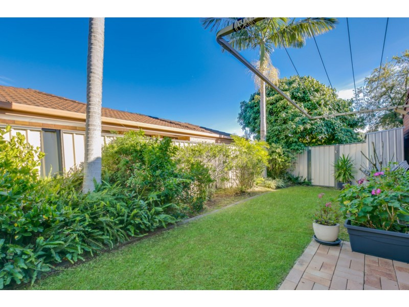 1/12 Ogilvie Crescent, Nerang QLD 4211