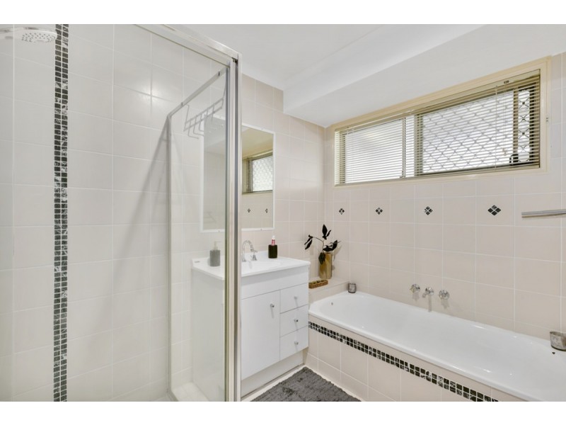 1/12 Ogilvie Crescent, Nerang QLD 4211