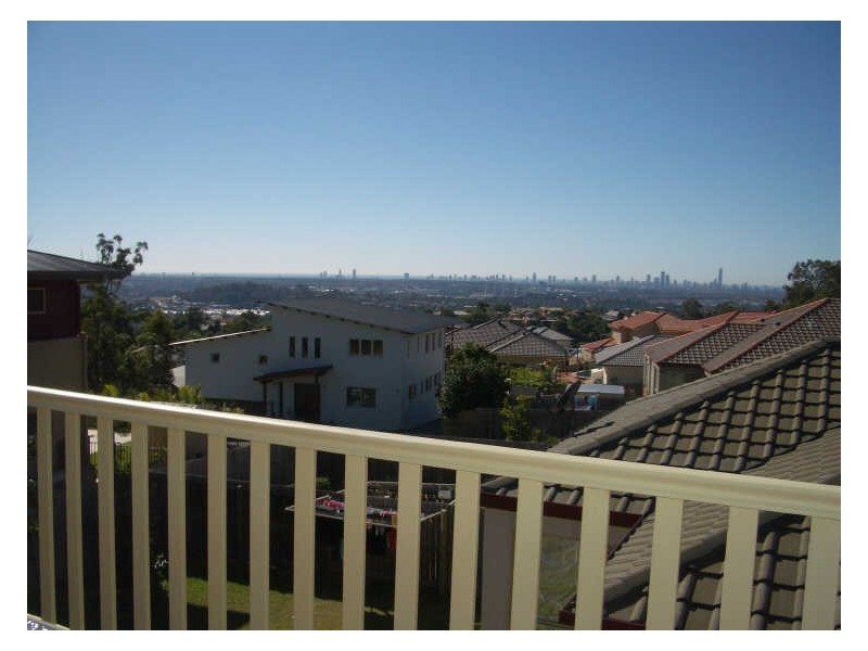 1/1 Van Brugge Court, Highland Park QLD 4211