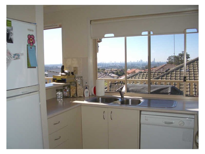 1/1 Van Brugge Court, Highland Park QLD 4211