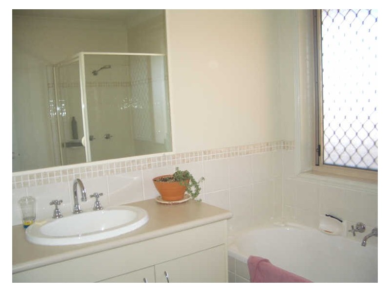 1/1 Van Brugge Court, Highland Park QLD 4211