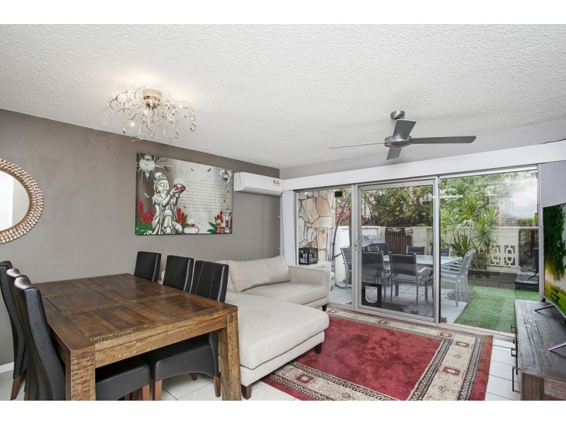 2/29 Old Burleigh Road, Surfers Paradise QLD 4217