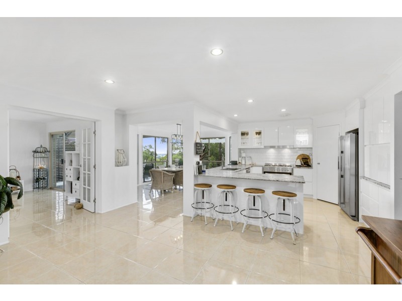 94 Armstrong Way, Highland Park QLD 4211