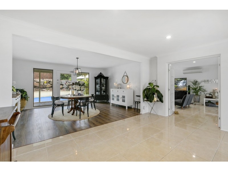 94 Armstrong Way, Highland Park QLD 4211