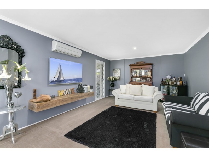 94 Armstrong Way, Highland Park QLD 4211