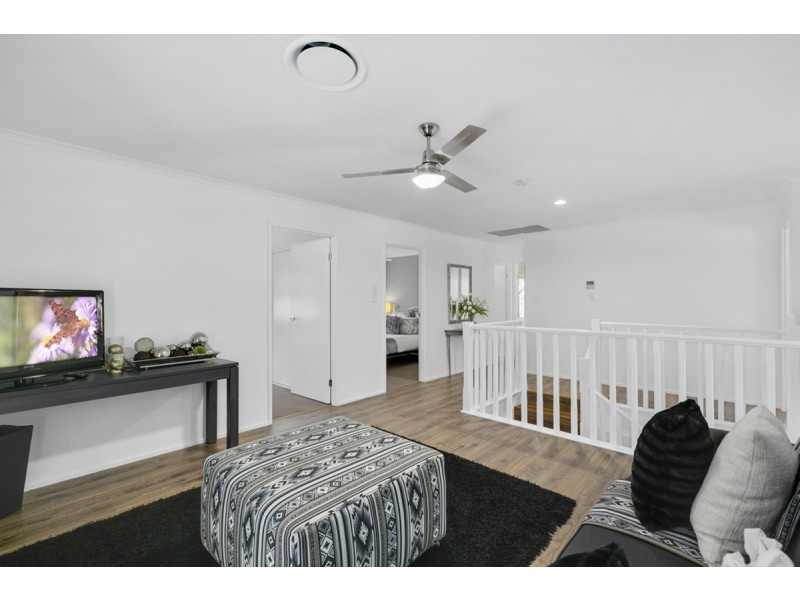 94 Armstrong Way, Highland Park QLD 4211