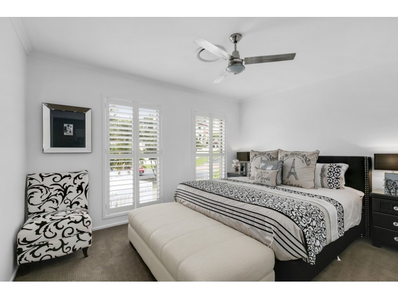 94 Armstrong Way, Highland Park QLD 4211