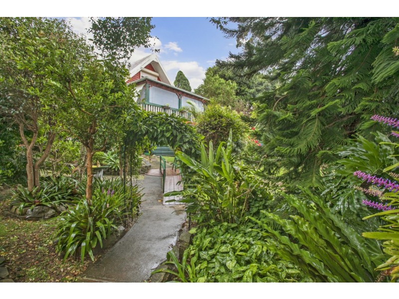 9 Loop Road, Lower Beechmont QLD 4211