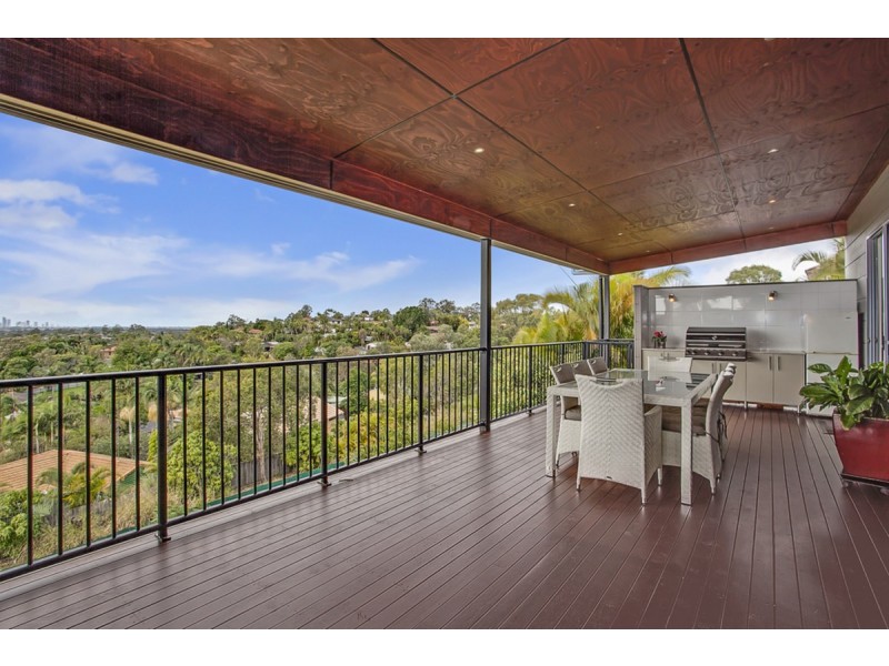 30 Convery Crescent, Highland Park QLD 4211