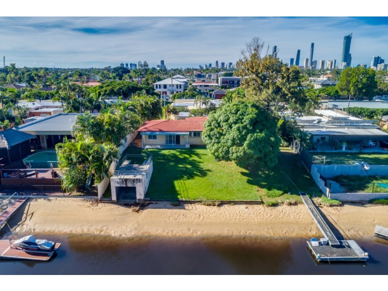 36 Poinciana Boulevard, Broadbeach Waters QLD 4218