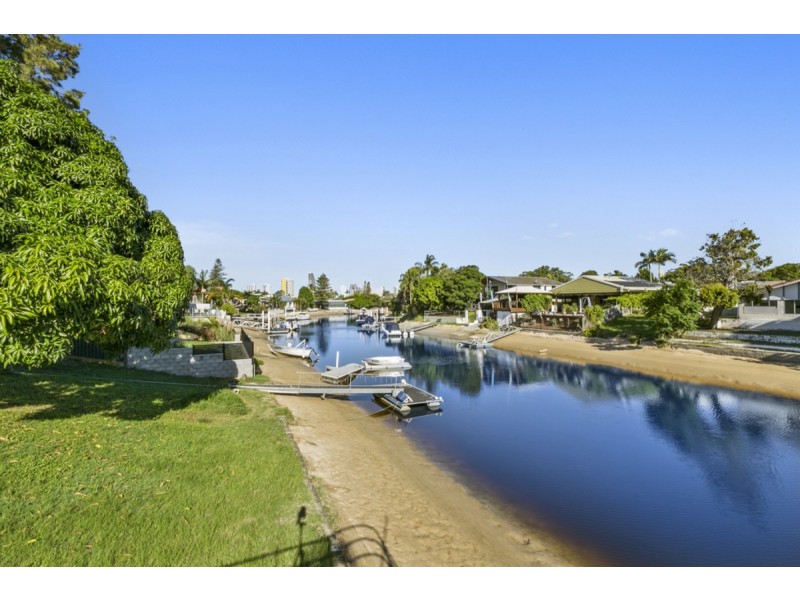 36 Poinciana Boulevard, Broadbeach Waters QLD 4218