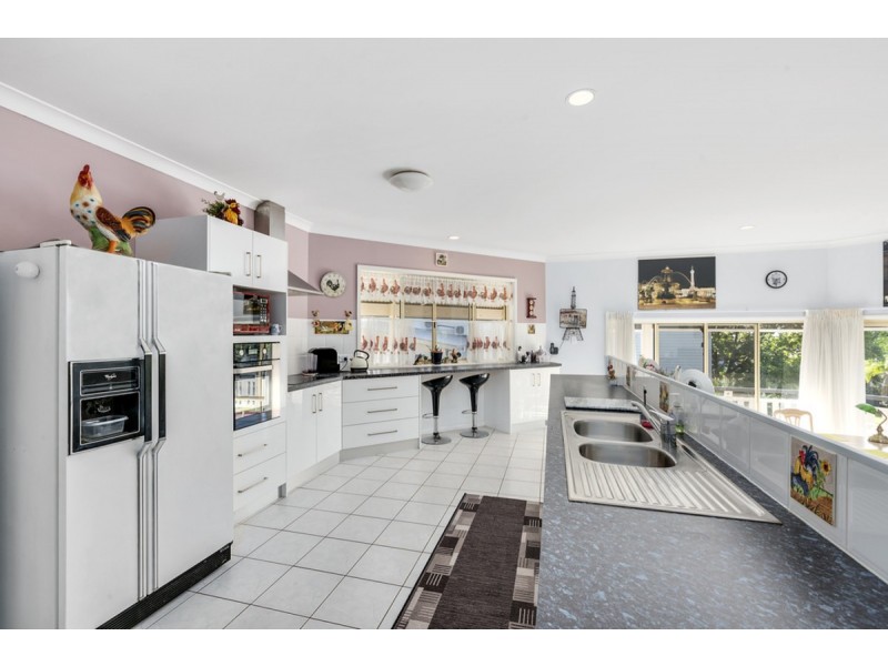 33 Tristania Way, Highland Park QLD 4211