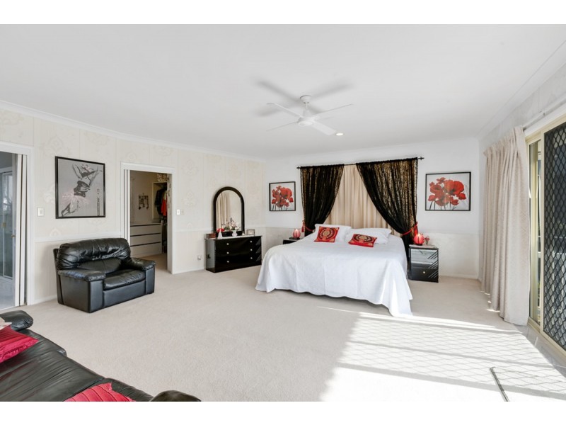 33 Tristania Way, Highland Park QLD 4211