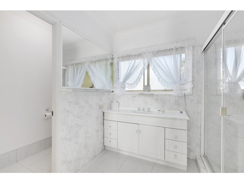 33 Tristania Way, Highland Park QLD 4211