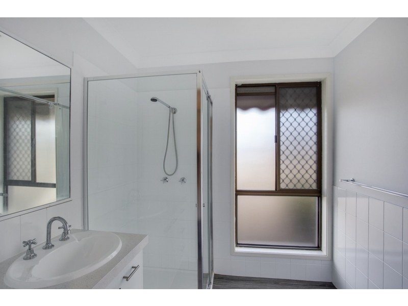 1 Jindabyne Court, Highland Park QLD 4211