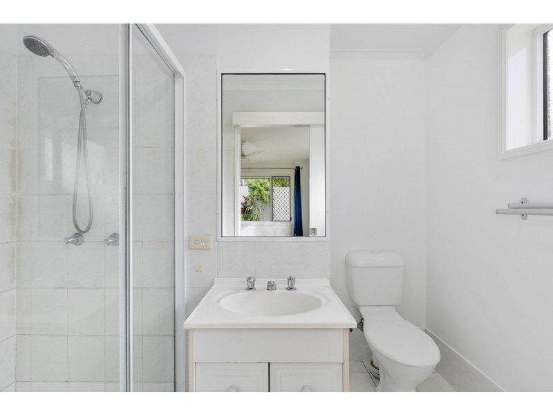 3 Lark Court, Carrara QLD 4211