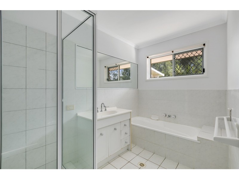 3 Lark Court, Carrara QLD 4211