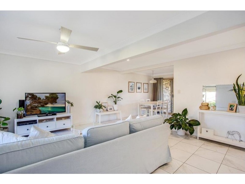 15/2 Weedons Road, Nerang QLD 4211