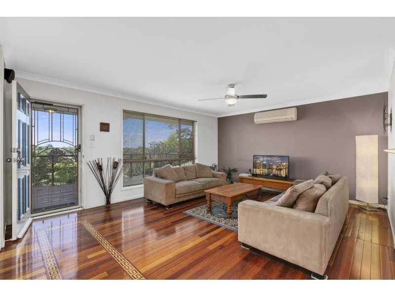 1/106 Explorers Way, Highland Park QLD 4211