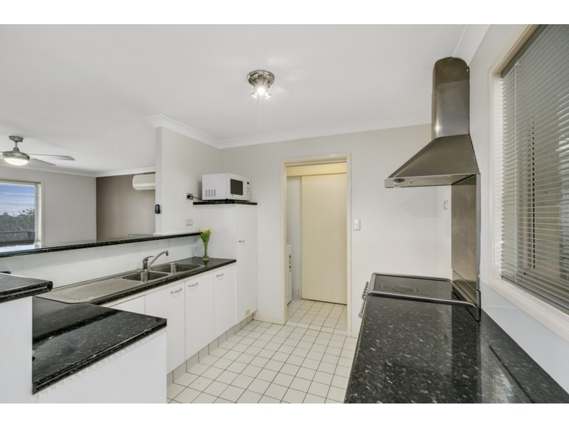 1/106 Explorers Way, Highland Park QLD 4211