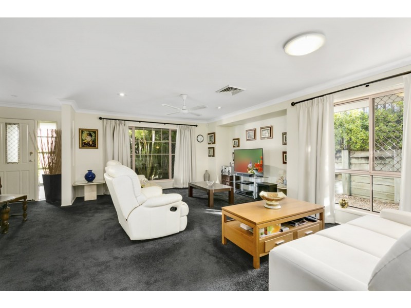 20 Royal Court, Ashmore QLD 4214