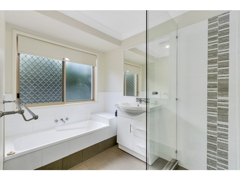 20 Royal Court, Ashmore QLD 4214