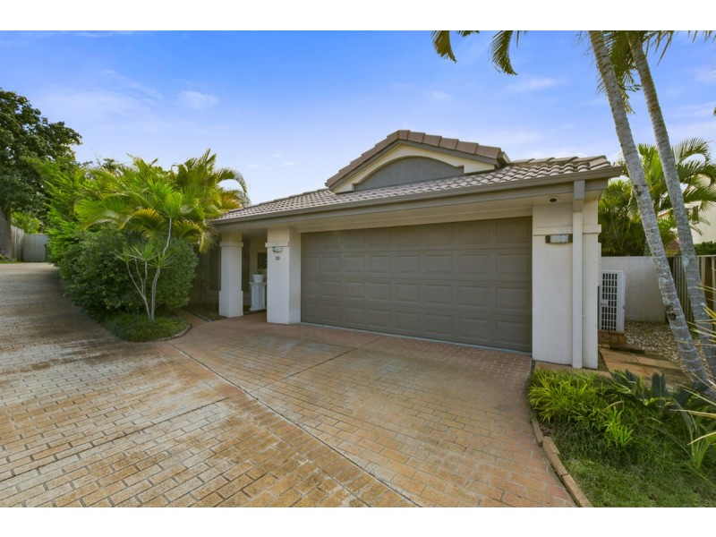 20 Royal Court, Ashmore QLD 4214