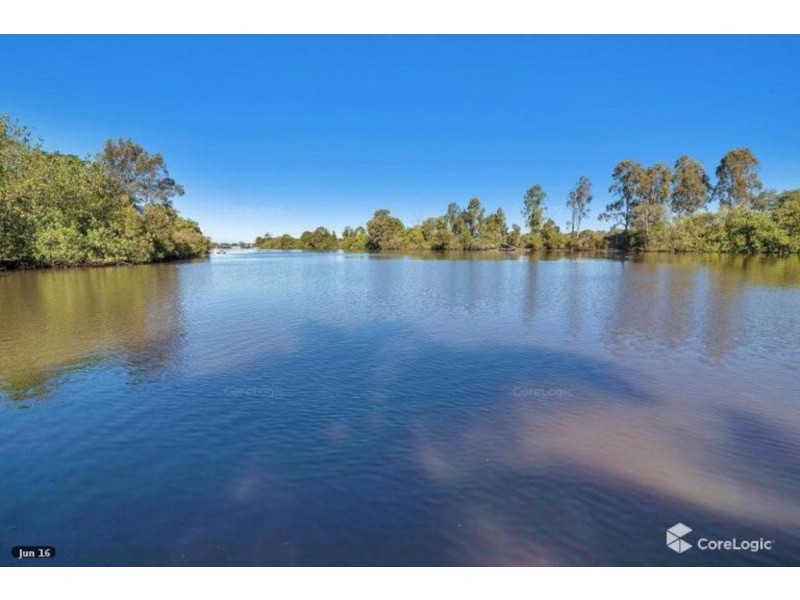 20 Royal Court, Ashmore QLD 4214