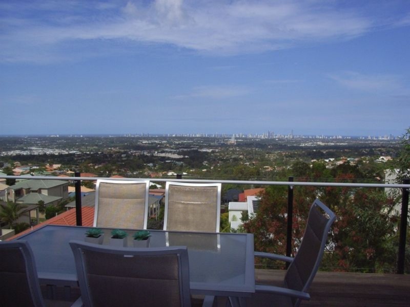 11 Moroccan Street, Highland Park QLD 4211