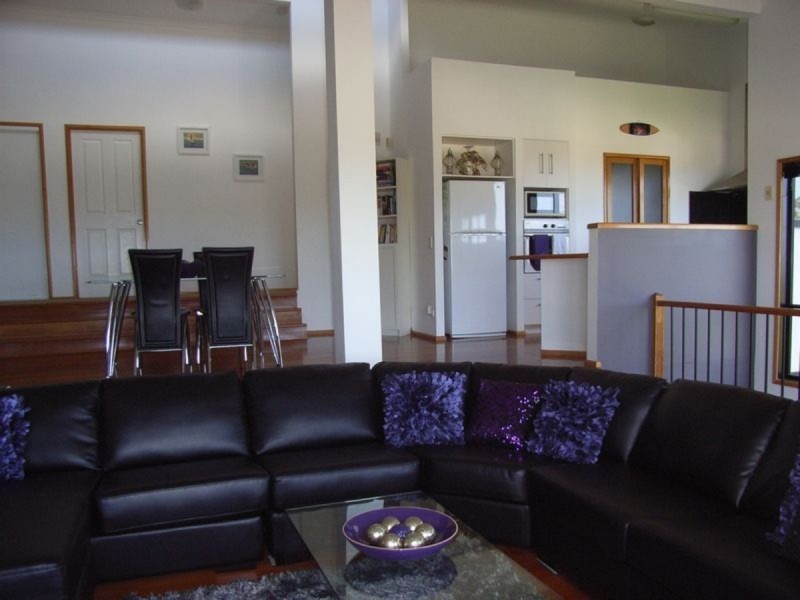 11 Moroccan Street, Highland Park QLD 4211