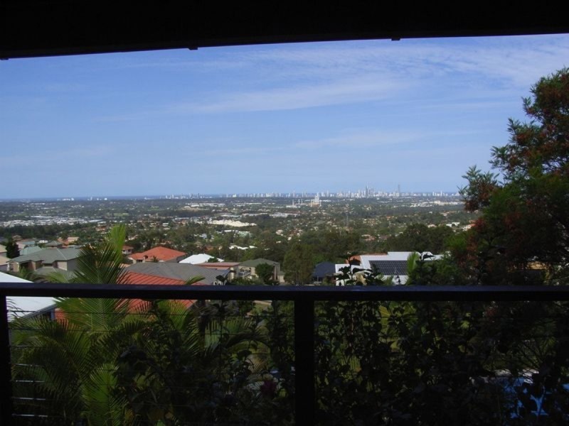 11 Moroccan Street, Highland Park QLD 4211