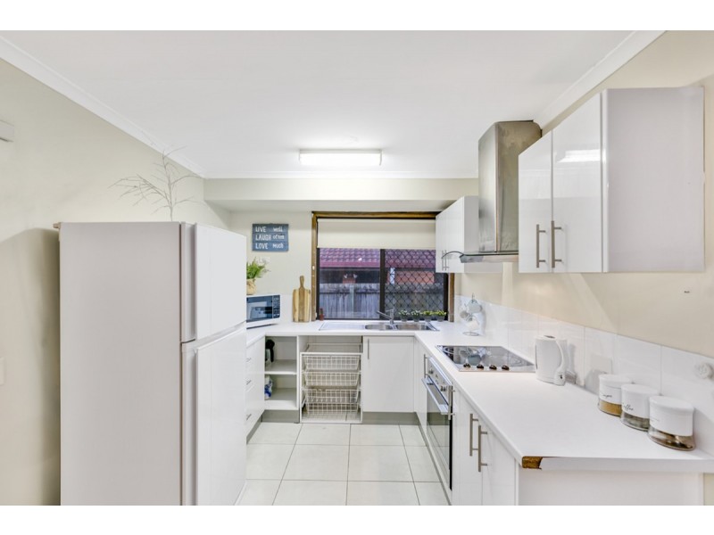 2/9 Botanical Drive, Labrador QLD 4215