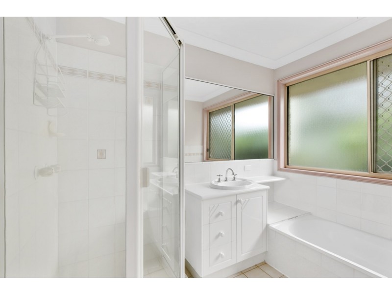 86 Petherbridge Avenue, Merrimac QLD 4226