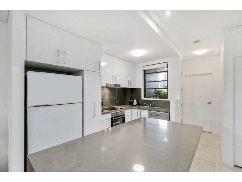 4/2 The Gardenway, Robina QLD 4226