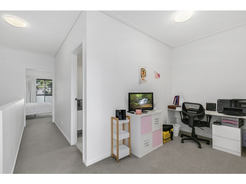 4/2 The Gardenway, Robina QLD 4226