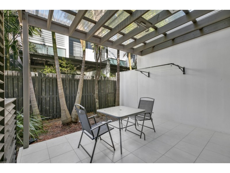 4/2 The Gardenway, Robina QLD 4226