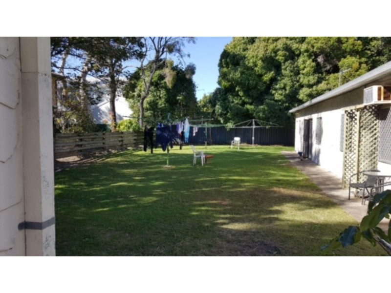 2/5 Proud Street, Labrador QLD 4215