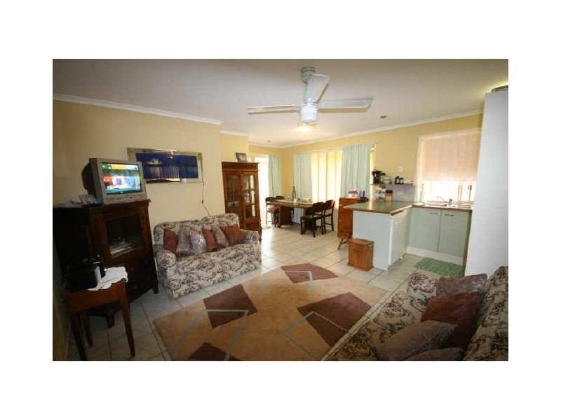 77 Oakdale Avenue, Nerang QLD 4211