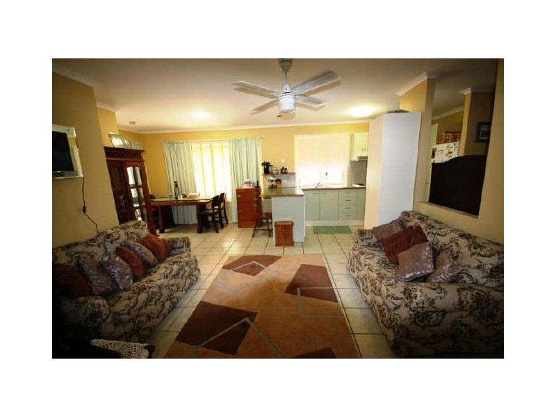 77 Oakdale Avenue, Nerang QLD 4211