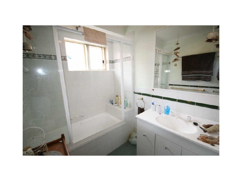 77 Oakdale Avenue, Nerang QLD 4211