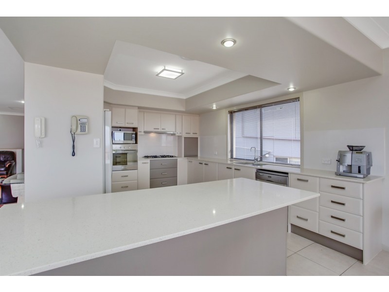 1 Chevron Rise, Highland Park QLD 4211